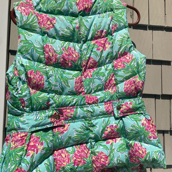 Lilly Pulitzer “Spice the Punch Puffer Vest”:size xs - Picture 2 of 7